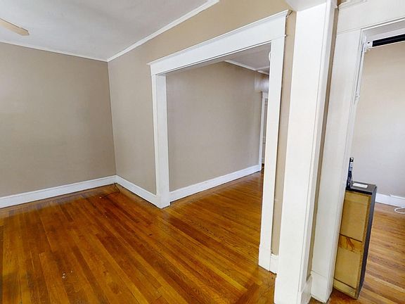 2nd image of 547 Morris St #A