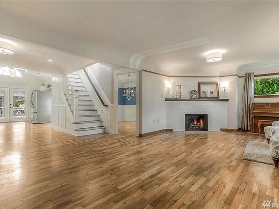 5th image of 216 S 59th St