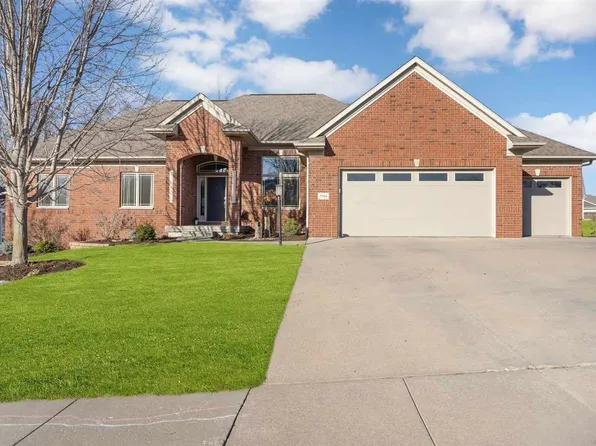2966 Diamond Mil Cir, Coralville, IA 52241