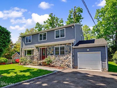34 1/2 Orchard St, Cos Cob, CT, 06807