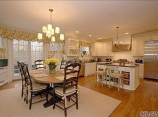 18 Tiffany Rd, Oyster Bay, NY 11771