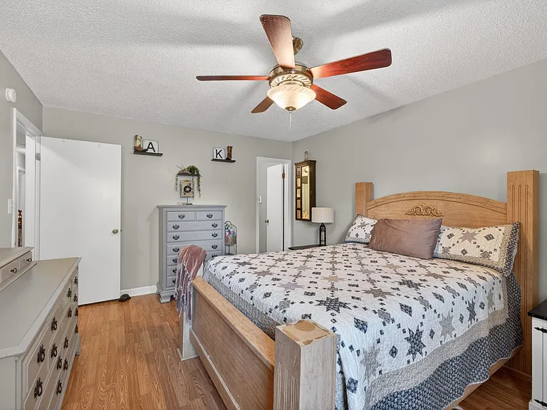 640 Summerest Ct — Photo 17