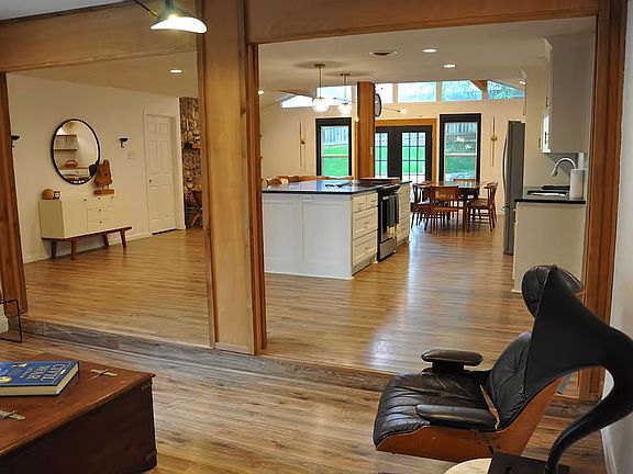 5th image of 8900 Valley Brook Cir