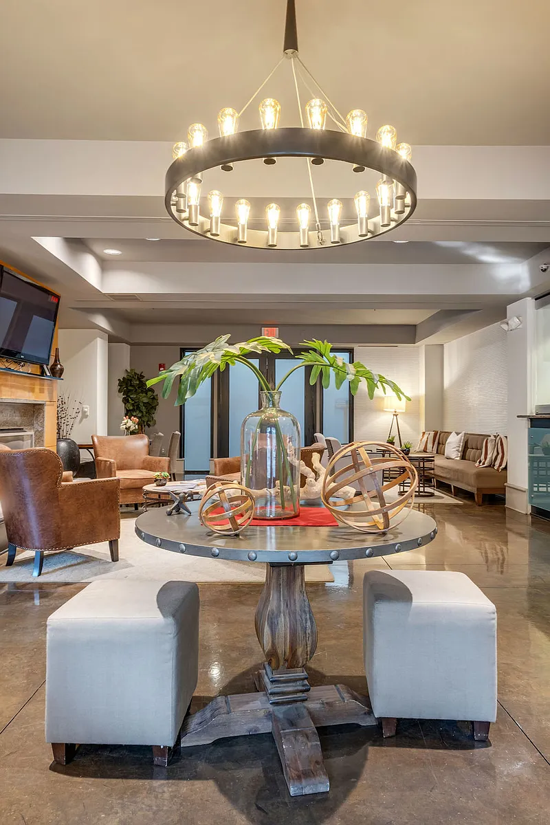 Beautiful common area with Free WIFI, kitchen and workspace. Also available to rent out for events. - 1803 Broadway #505