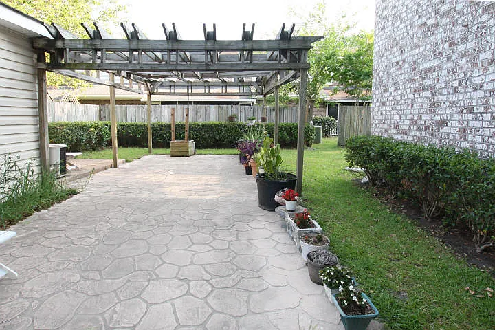 516 Arlington Dr — Photo 9