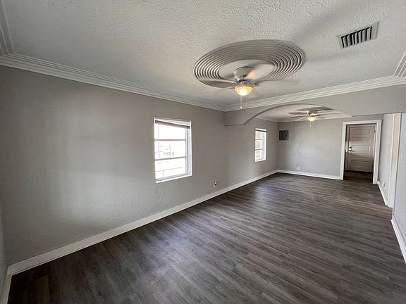 3rd image of 718 W 7th St #1