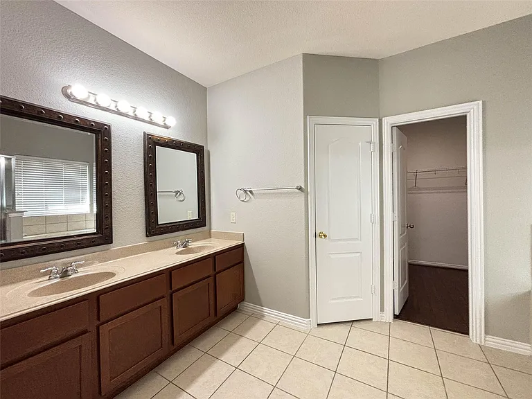 1323 Maple Ace Dr — Photo 16
