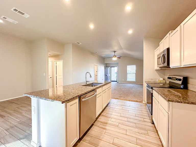 10423 Waverly Ave — Photo 11
