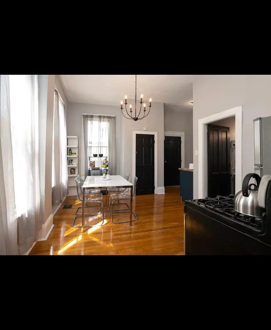 1119 Russell St — Photo 1
