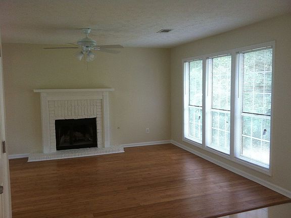 3rd image of 2170 Hollywood Dr