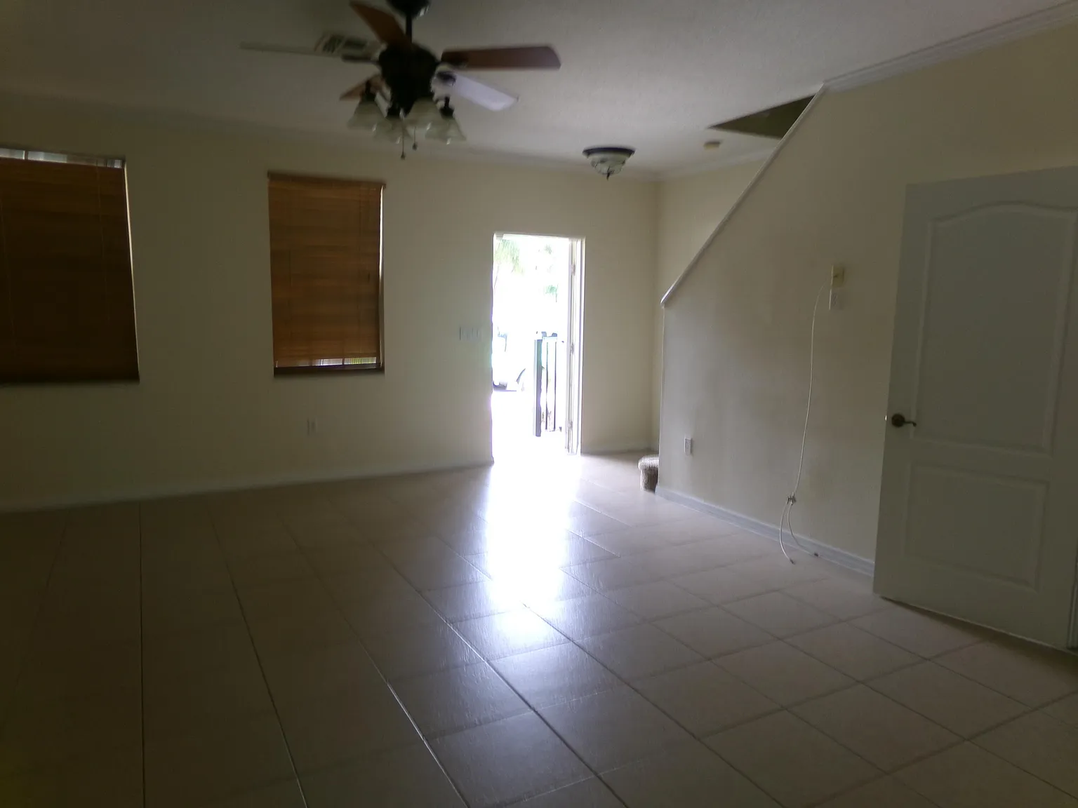 2 bed, 2.5 bath, 1350 sqft, $2,000 — Photo 4