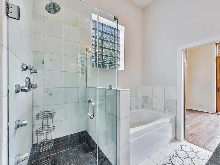 1022 N Wood St #3 — Photo 15