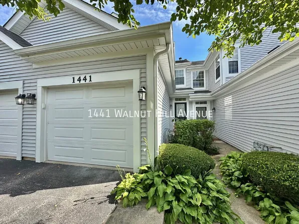 1441 Walnut Hill Ave, Saint Charles, IL 60174
