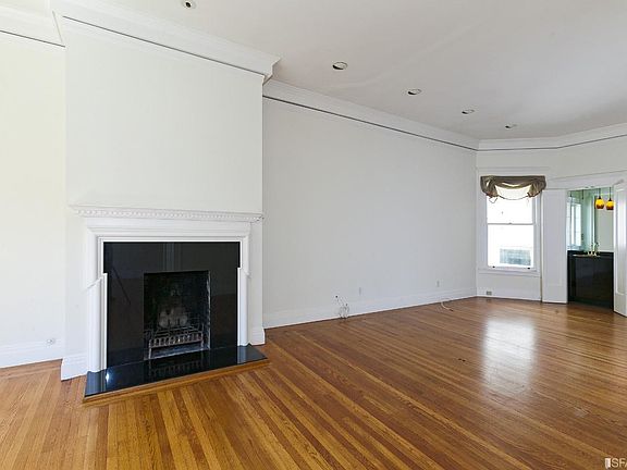 2nd image of 2078 Green St