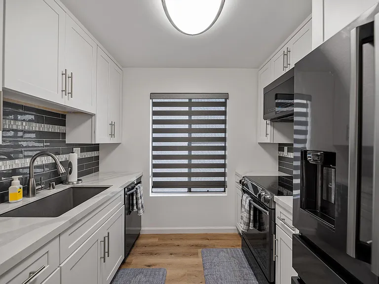 10209 Summertime Ln — Photo 6