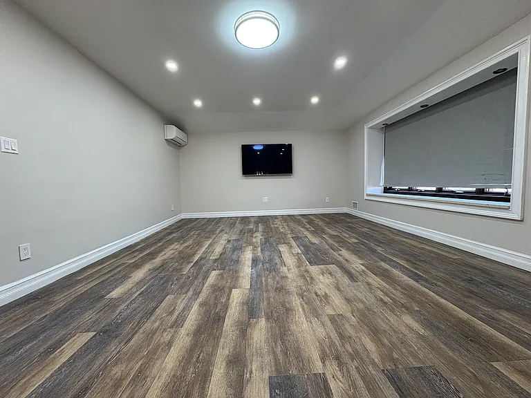 8 Rockville Ave #2 — Photo 11