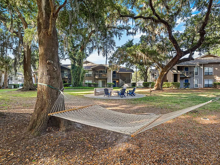 Ashley River Apartments — Photo 8