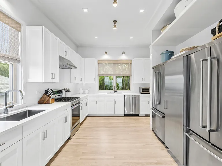 25 Hampton Rd — Photo 9