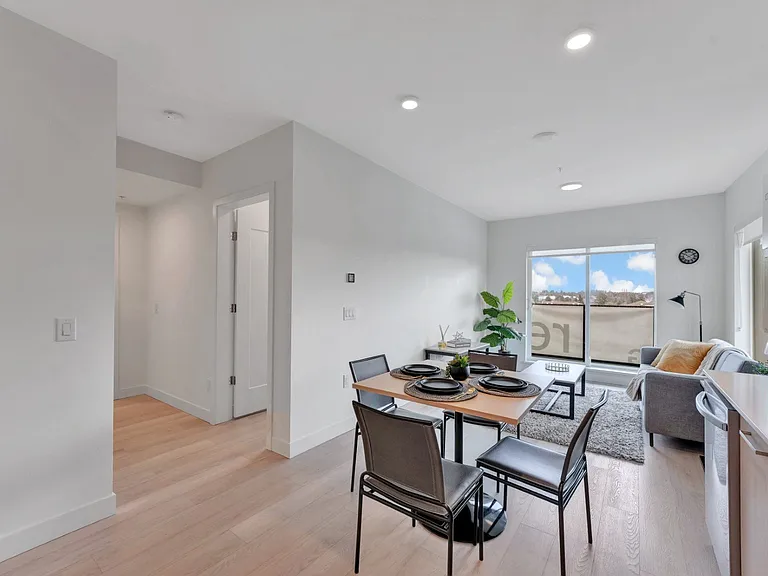 1520 McKenzie Ave — Photo 11