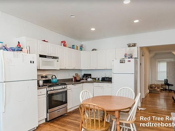 3rd image of 62 Algonquin Rd #1