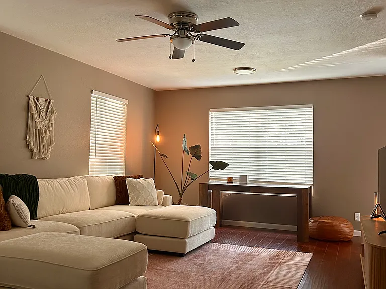 306 Scarsdale Cir — Photo 3