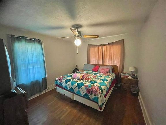 5th image of 1035 N A St