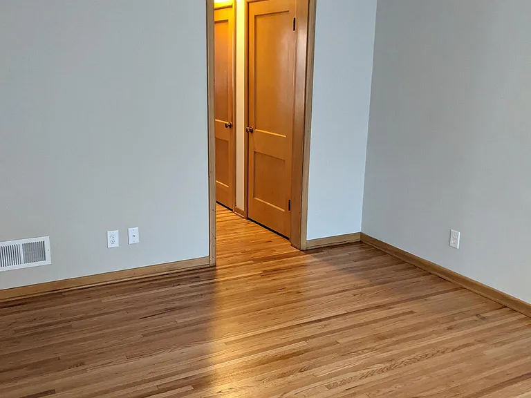 1309 S Hydraulic St — Photo 2