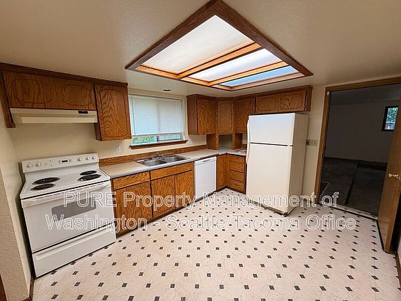 3rd image of 9017 Wildwood Ave SW