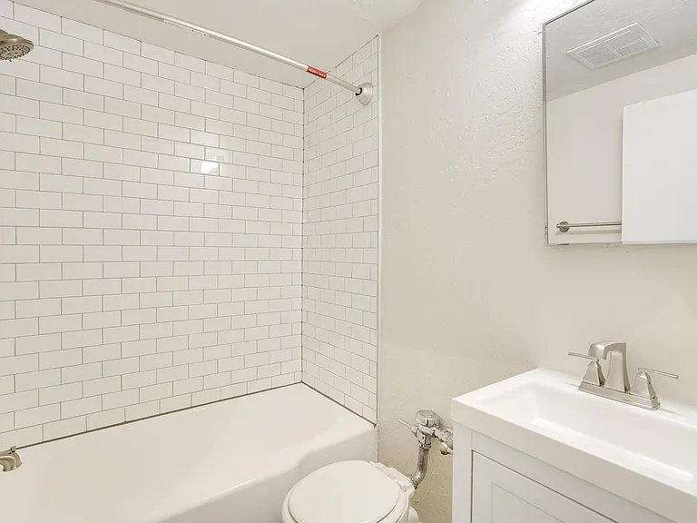 Bermuda Apartments — Photo 31
