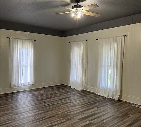 5th image of 211 Cape Girardeau St