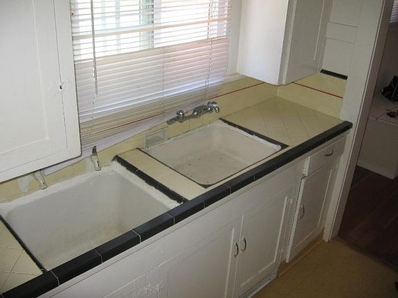 4th image of 4525 E 10th St #D