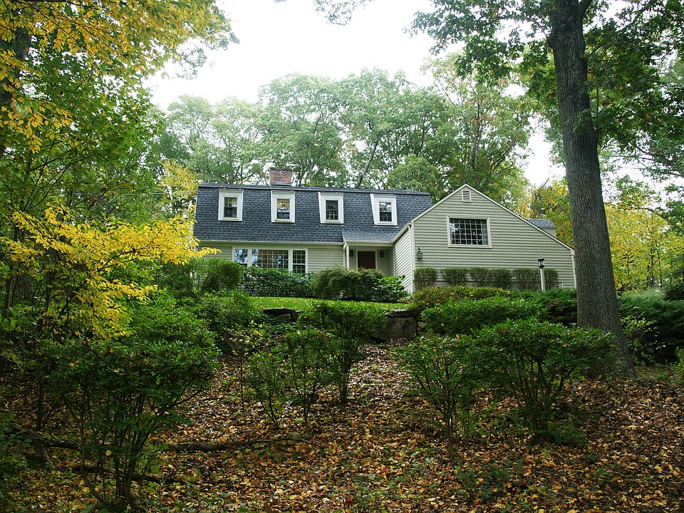 1st image of 3 Spicewood Ln