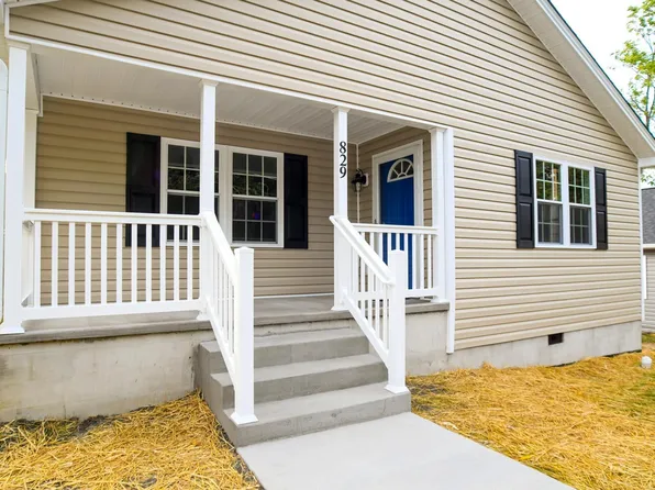 829 N Bayard Ave, Waynesboro, VA 22980