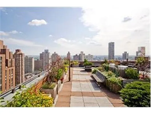 Rented by Town Residential | media 5