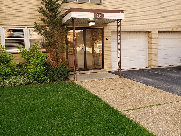 394 Graceland Ave — Photo 33