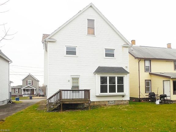 3rd image of 915 Washington Ave
