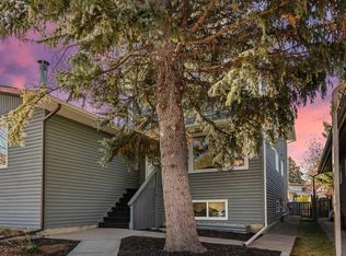 1613 E 43rd St SW, Calgary, AB T3C2A5