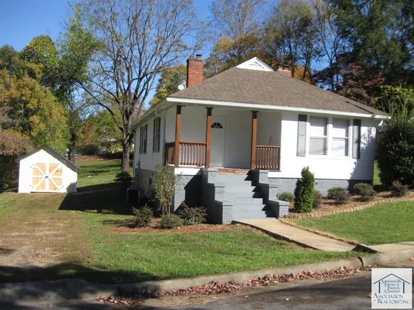 60 4th St, Fieldale, VA 24089