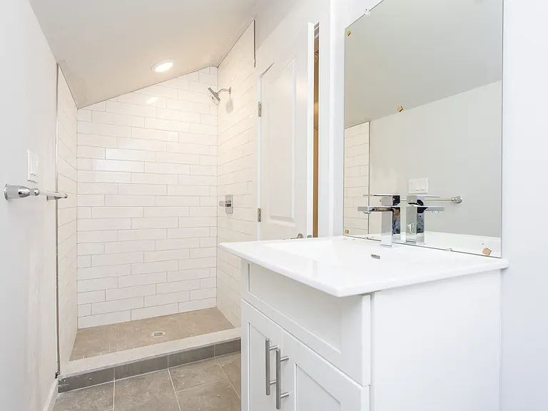 126 W 5th Ave — Photo 9