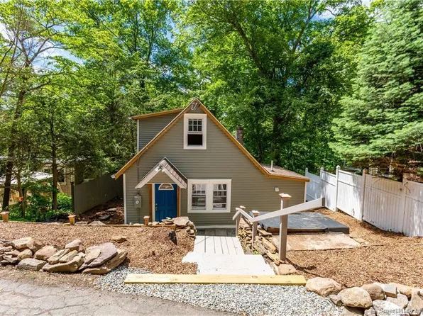 14 Mountain Trail, East Hampton, CT 06424