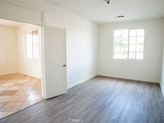 5th image of 105 Galileo Ln