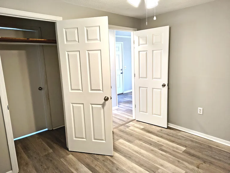 2220 Indiana Ave — Photo 14