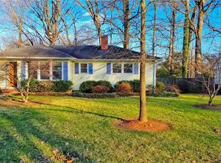 2002 Queens Ct, Greensboro, NC 27408