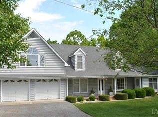 400 Darrell Ln, Hurt, VA 24563