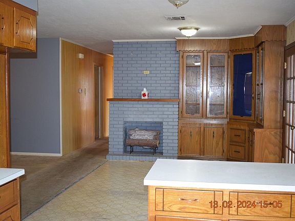 4th image of 9125 Oakwood Dr