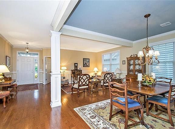 4th image of 6422 Senate Dr