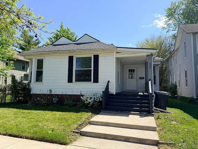 435 Crittenden Ave — Photo 1