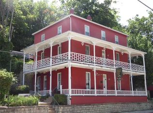 110 Spring St, Eureka Springs, AR 72632