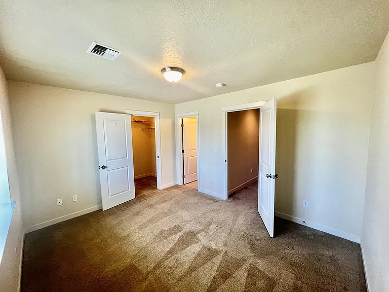 812 NE Ross Rd #2 — Photo 9