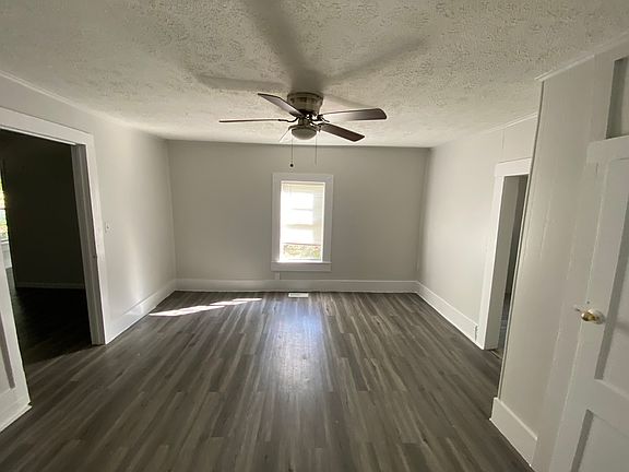 3rd image of 821 N 9th St